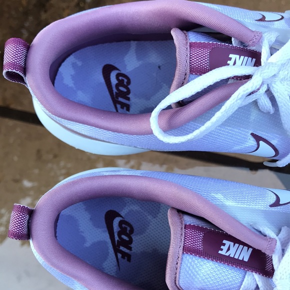 Nike Golf Shoes - Picture 4 of 9
